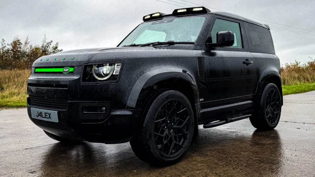 2021 Land Rover Defender 3.0 X-Dynamic SE Auto - Image 1