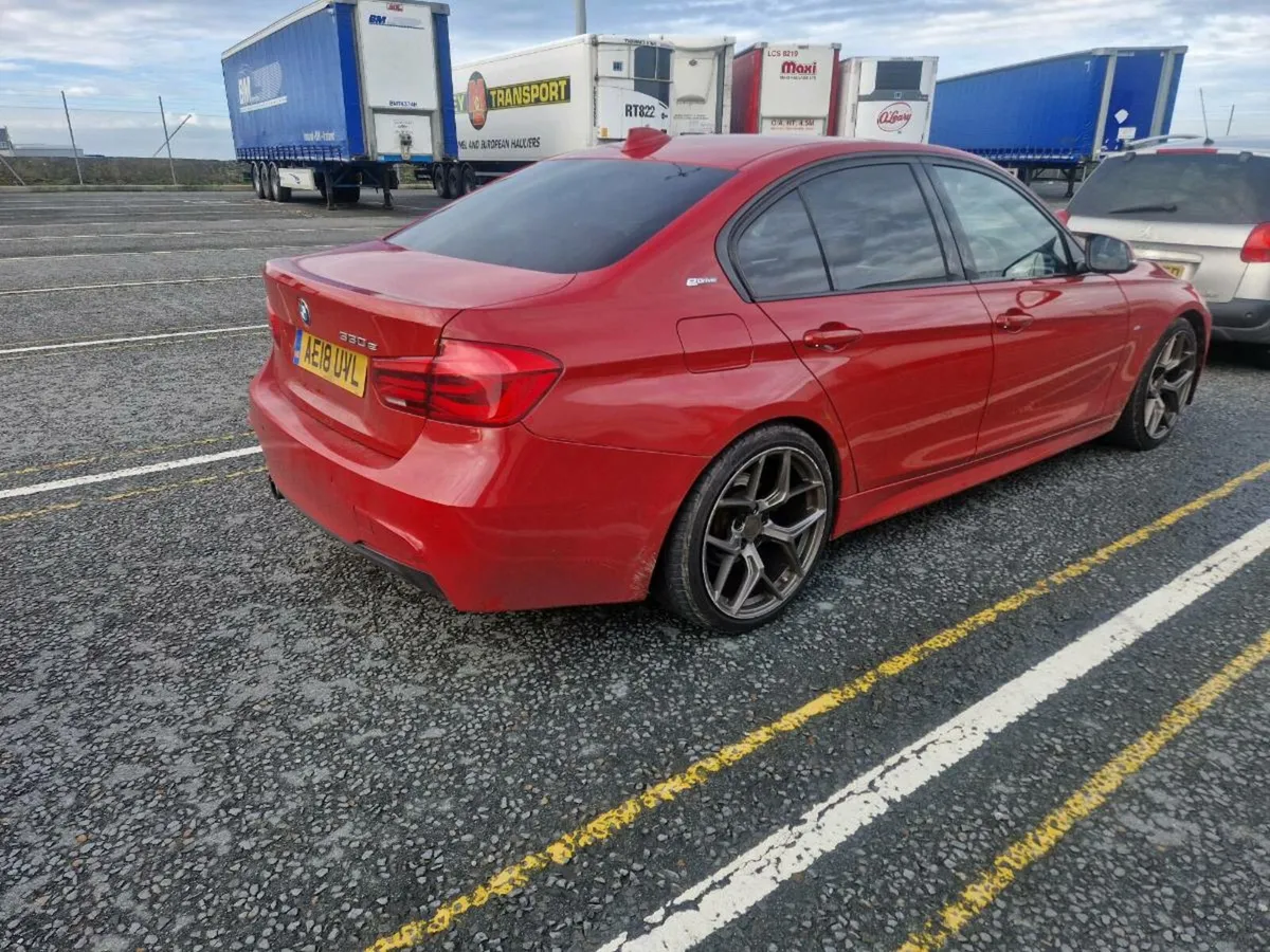 Bmw 330e breaking - Image 1