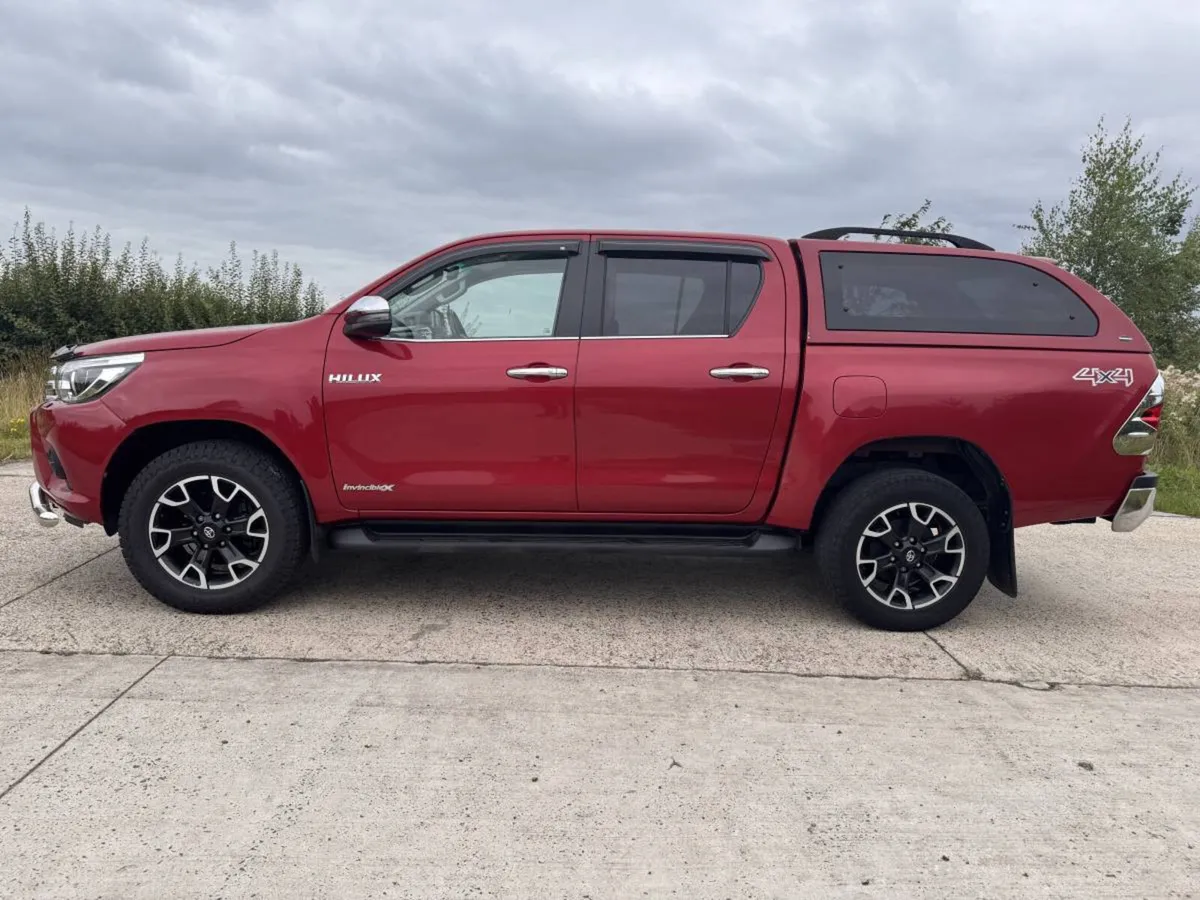2019 Toyota Hilux Invincible X 2.4 D-4D Auto - Image 2