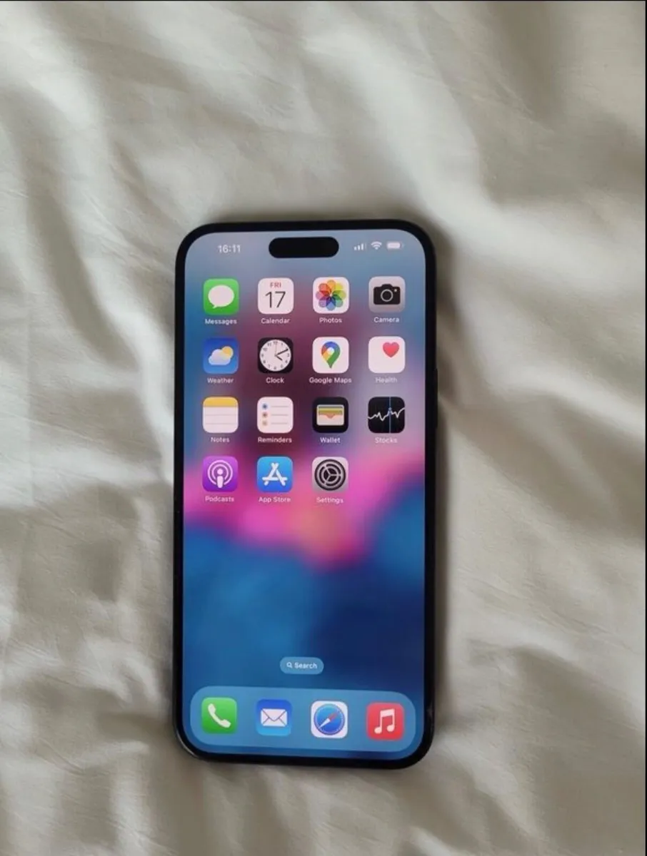 iPhone 15 Plus - Image 1