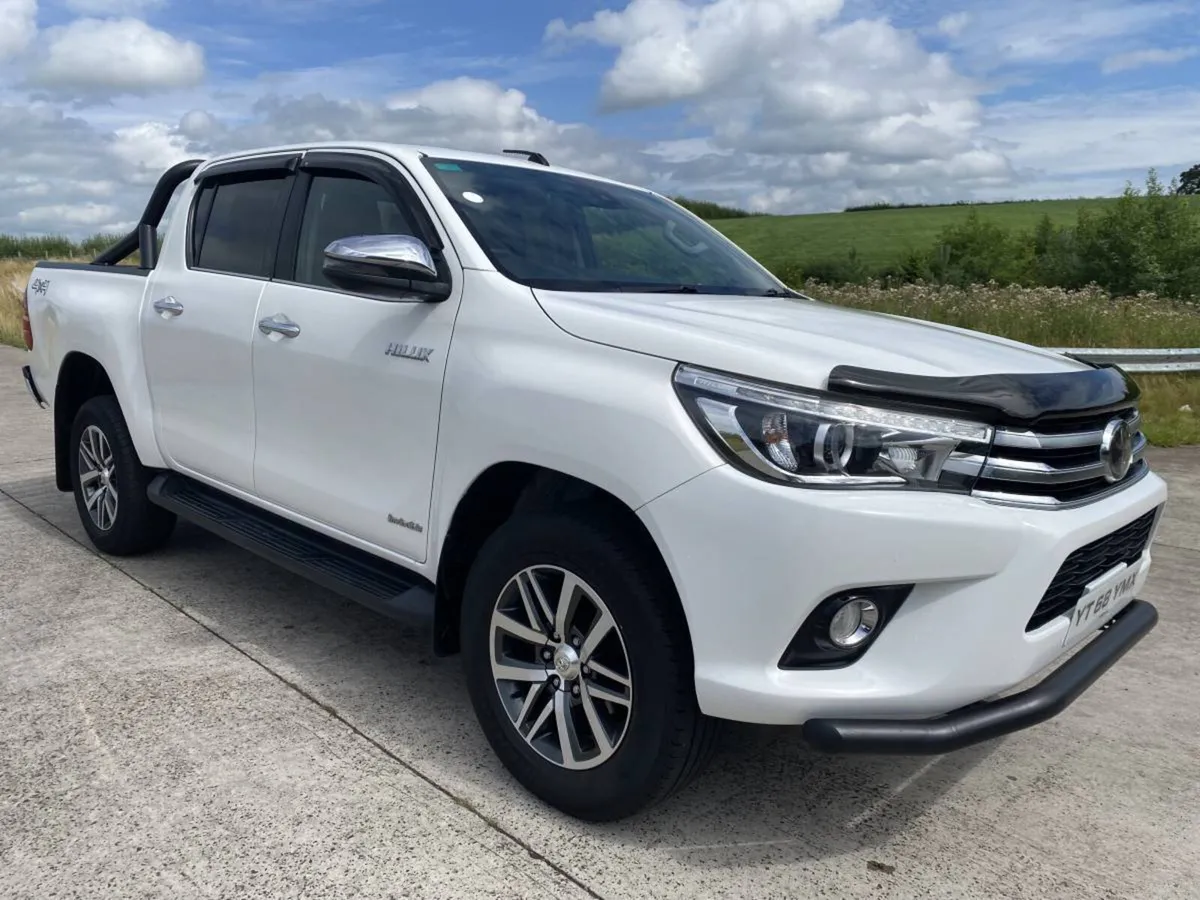 2018 Toyota Hilux 2.4 D 150 Invincible Auto - Image 2