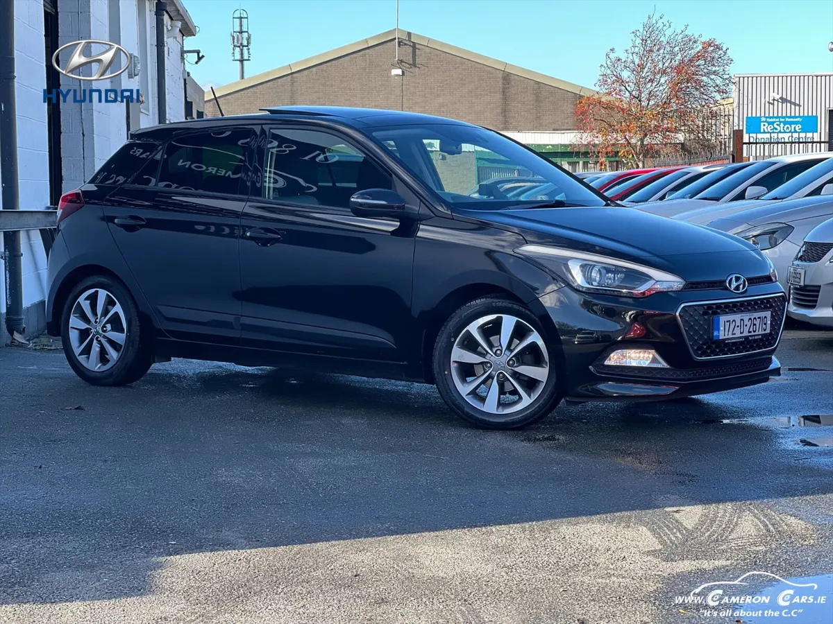 HYUNDAI i20 PREMIUM PANORAMIC ROOF - Image 3