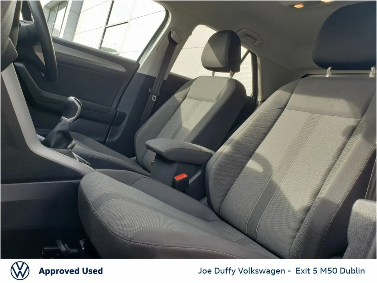 Volkswagen T-Roc  Life 1.0 TSI 110HP - Image 4
