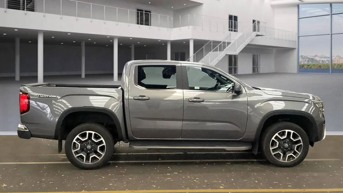 2023 Volkswagen Amarok 3.0 V6 TDI 240 Style Auto - Image 3