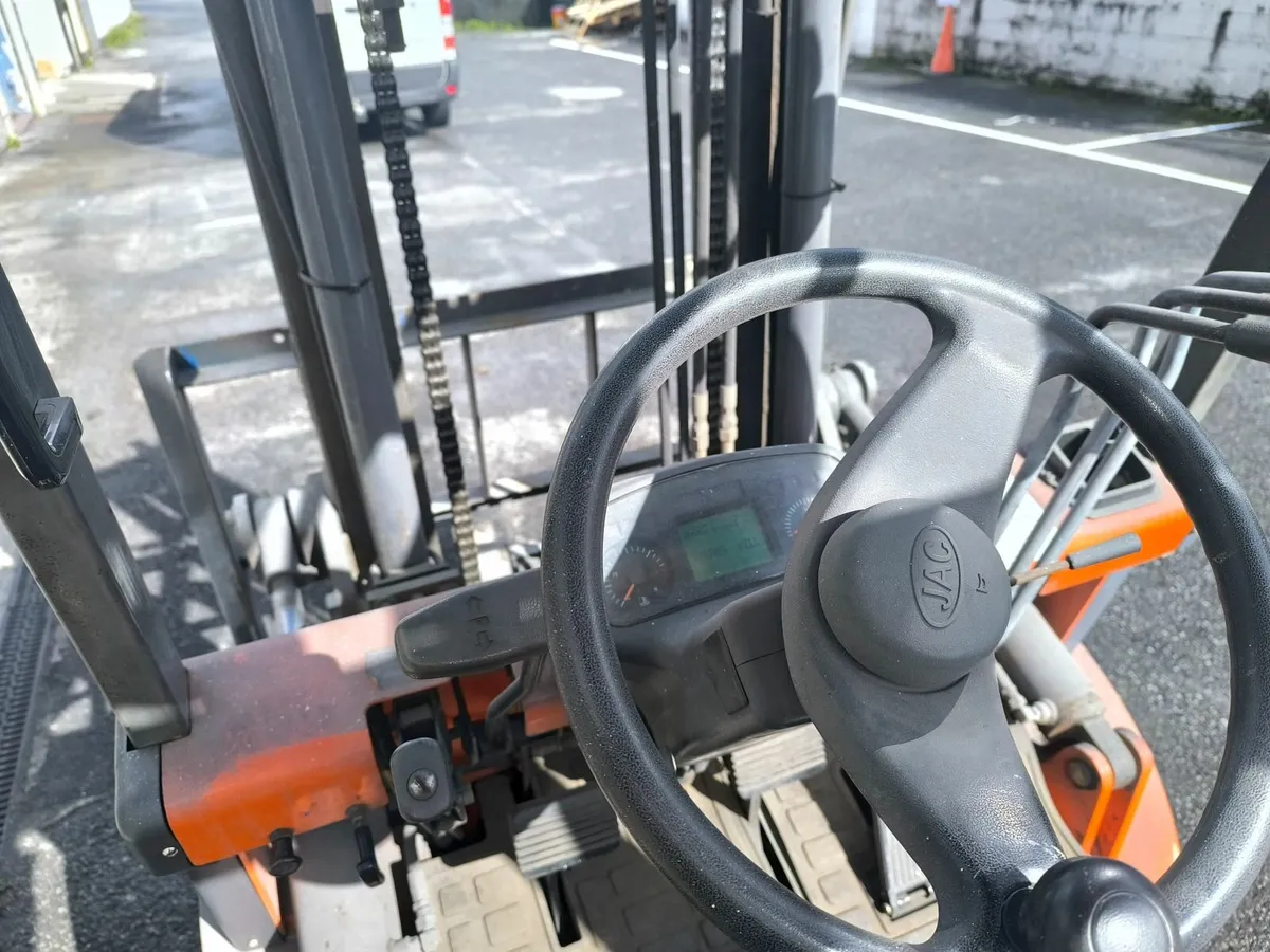 Forklift - Image 2
