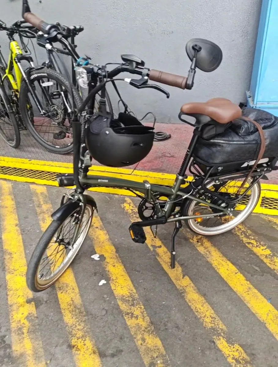 BTWIN

Electric Folding Bike E-Fold 500  Blue
4.3 - Image 1