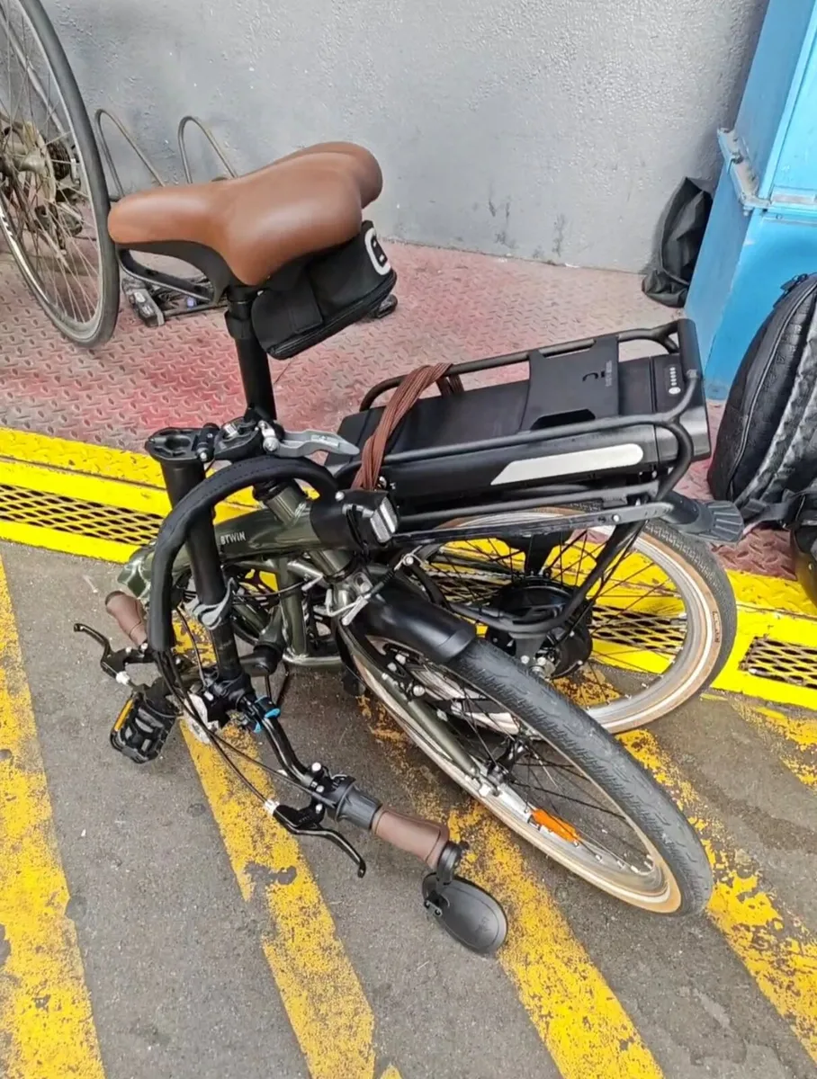 BTWIN

Electric Folding Bike E-Fold 500  Blue
4.3 - Image 2