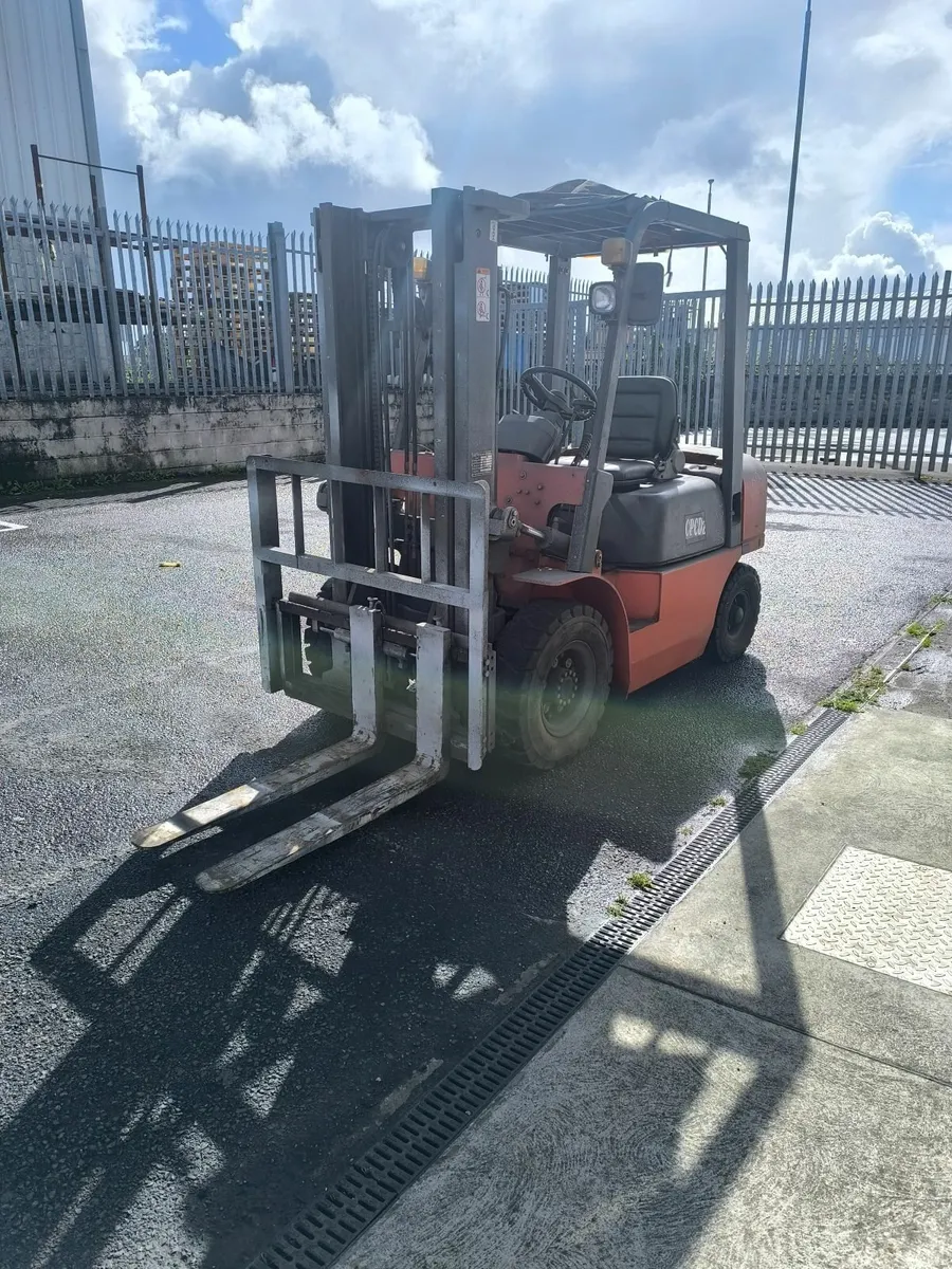 Forklift - Image 3