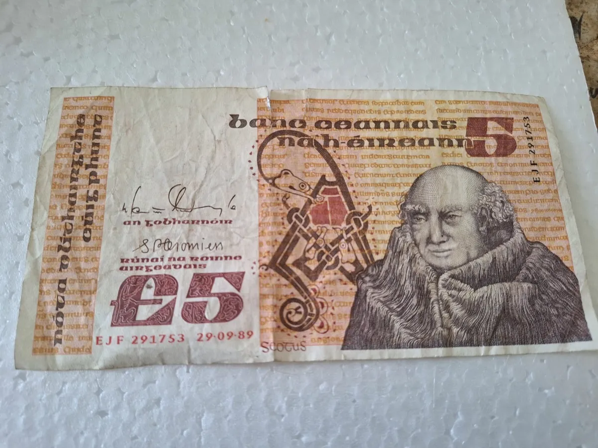 1989 Series B Irish 5 pound note - Image 1