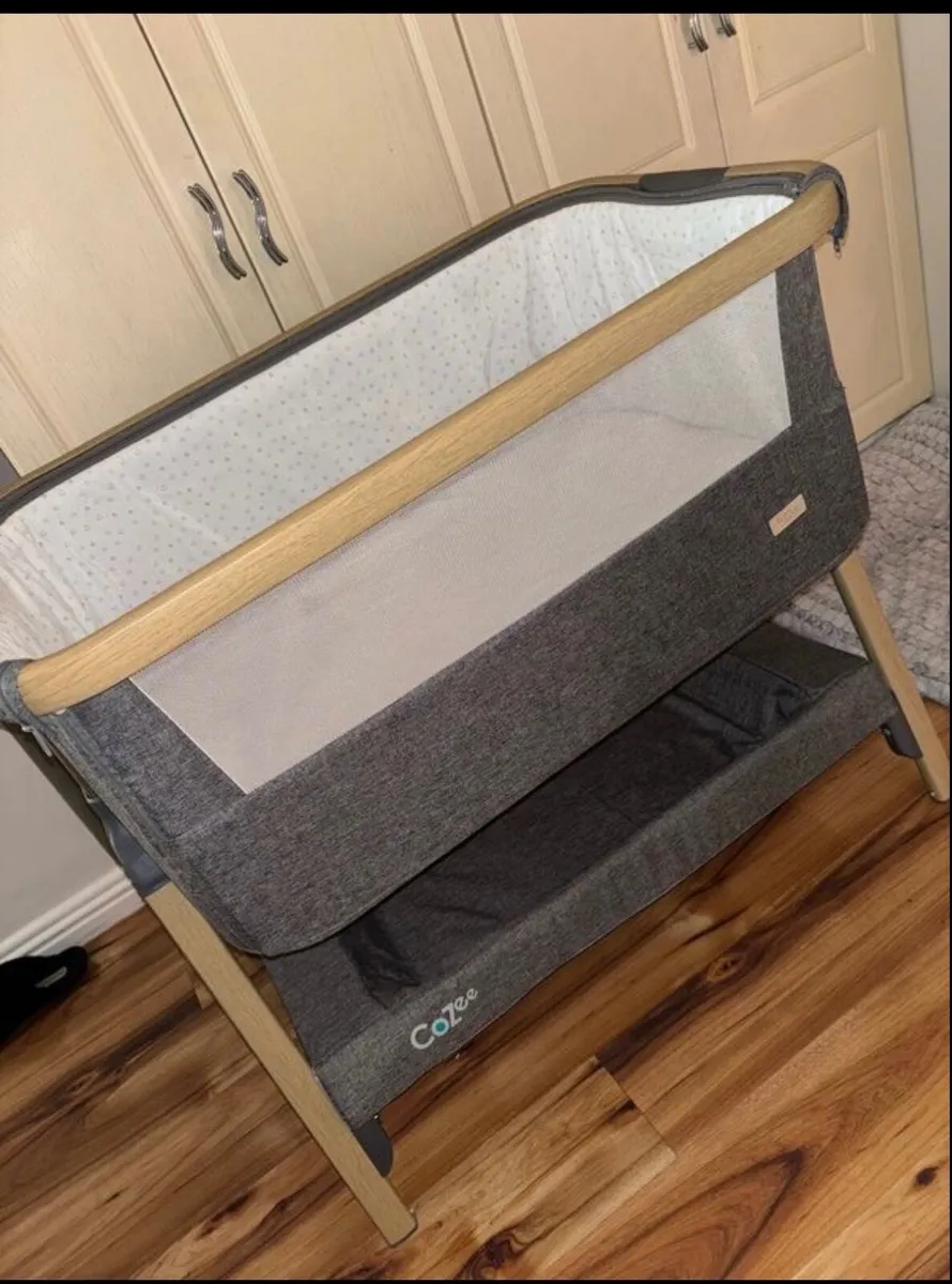 Tutti Bambini CoZee bedside crib - Image 1