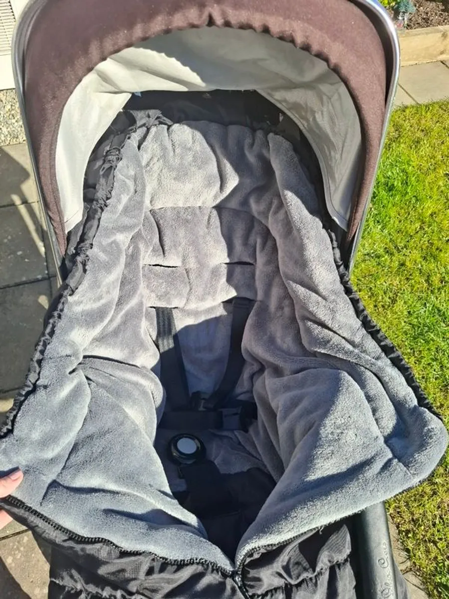 Silver Cross Pioneer 3 in 1 Travel System - Image 4