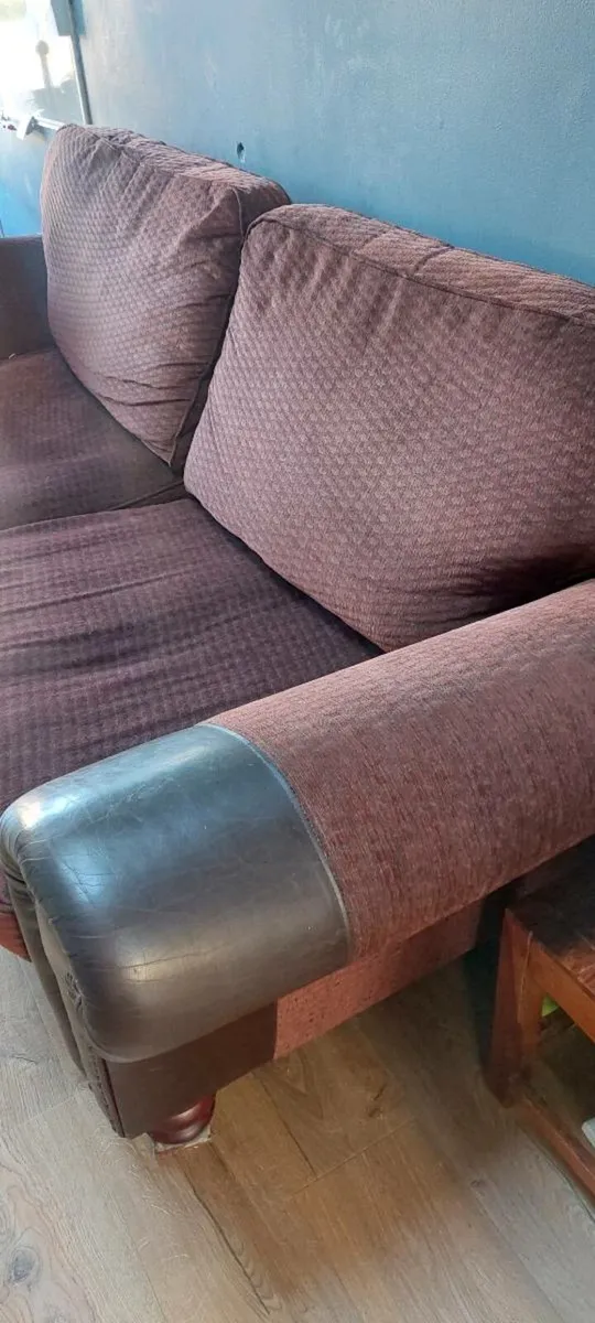 4 seater large sofa - Image 1