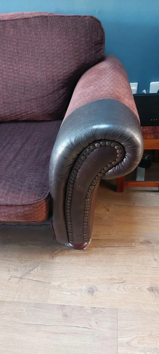 4 seater large sofa - Image 2