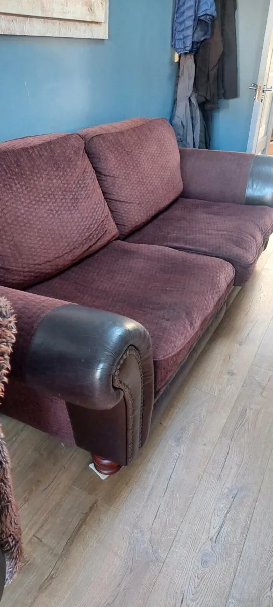 4 seater large sofa - Image 4