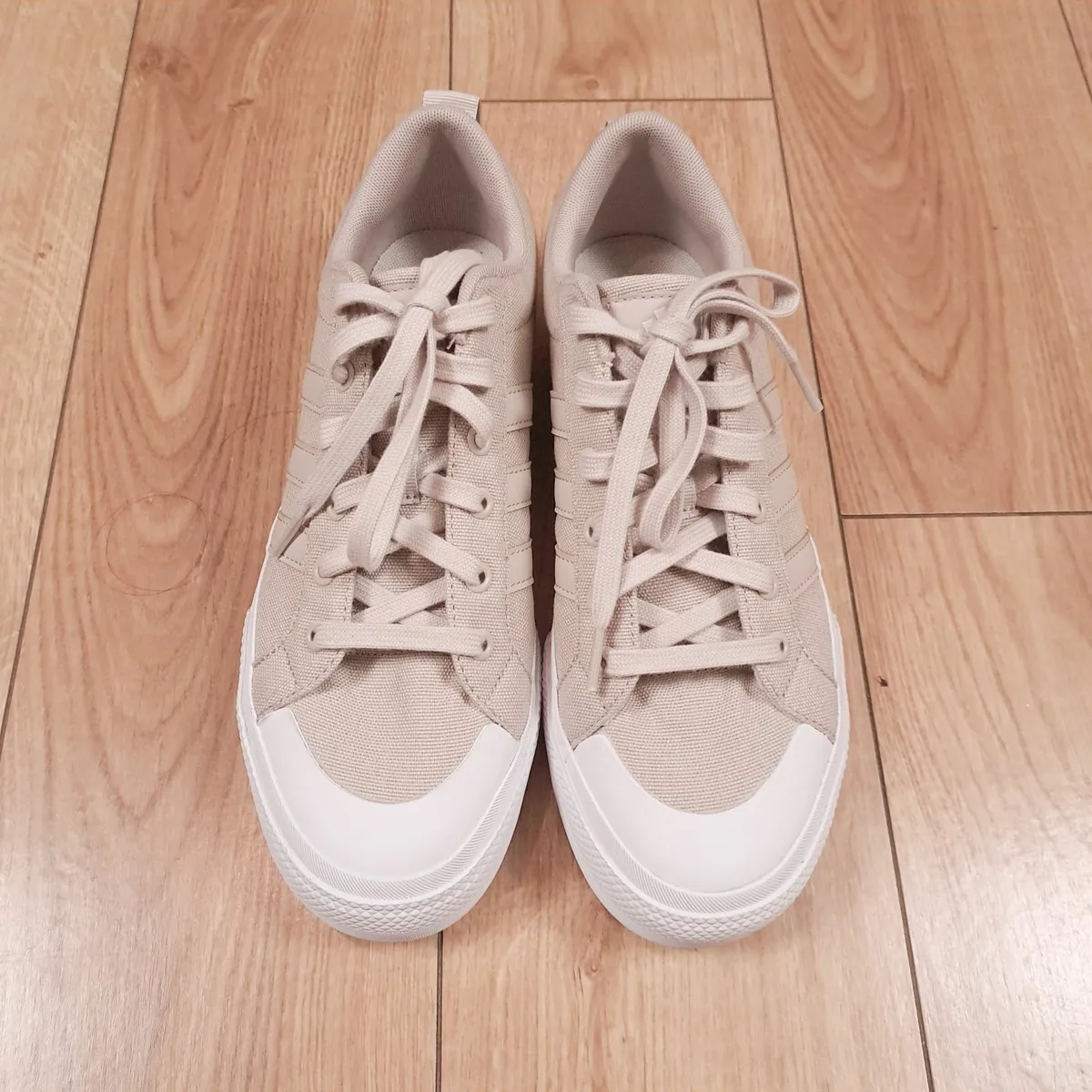 Adidas Beige Bravada 2.0 Canvas Trainers 8UK/42EU - Image 4