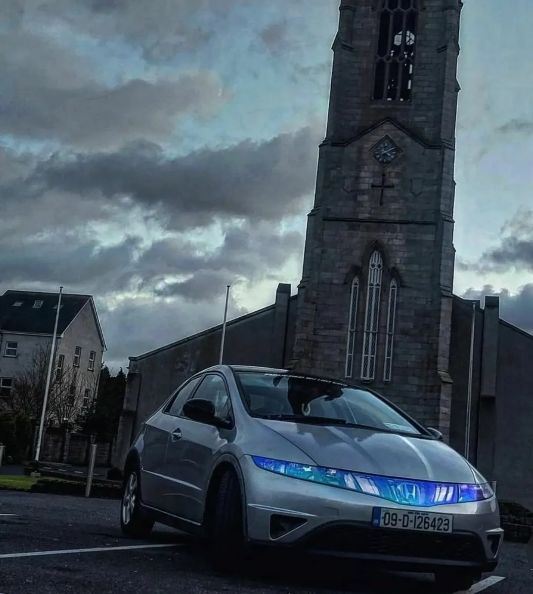 Honda Civic 2009 - Image 2