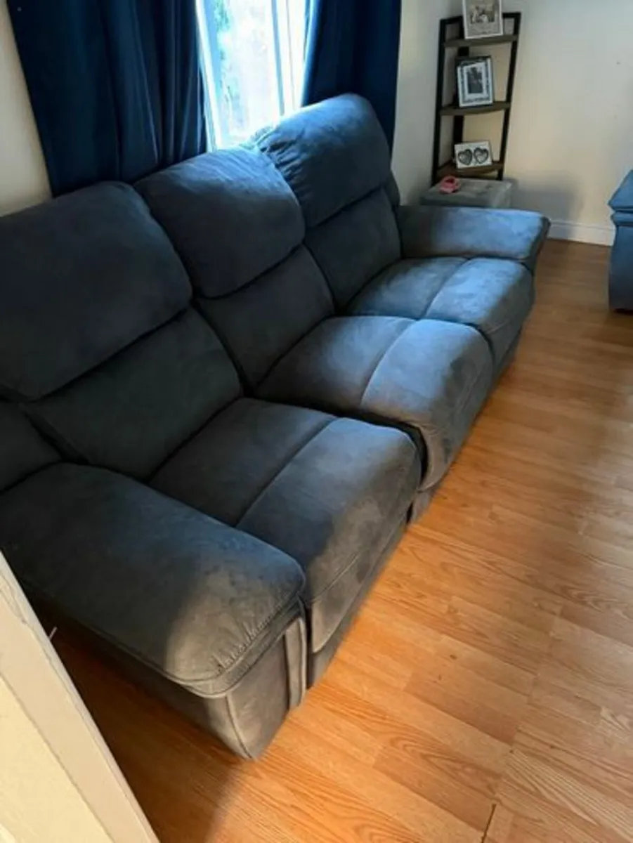 Sofa. 1 year old  3 and 2 - Image 1