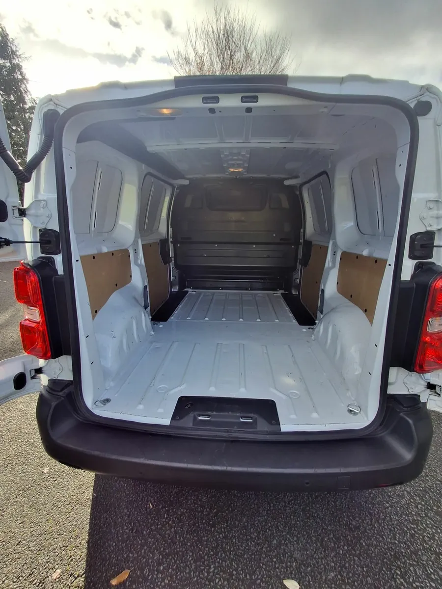 Opel Vivaro 2025 - Image 2