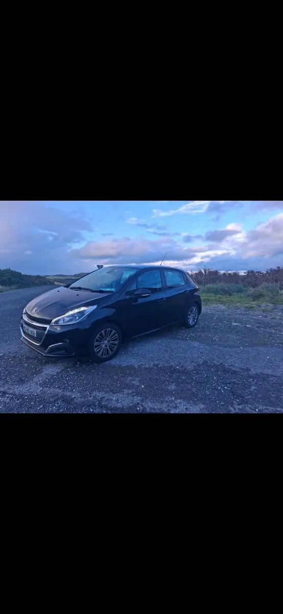 Puegeot 208 - Image 1