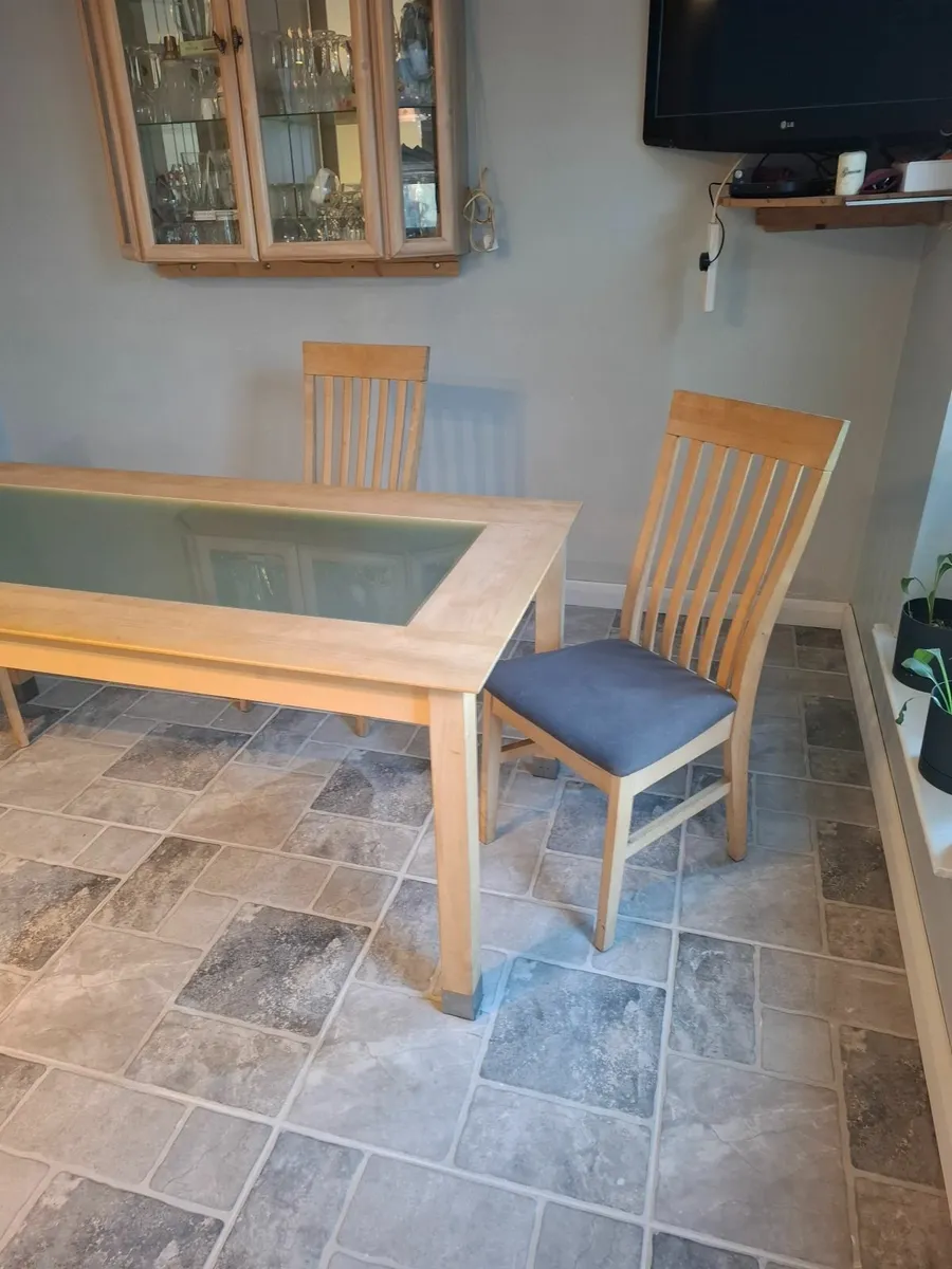 Dining table and chairs - Image 3
