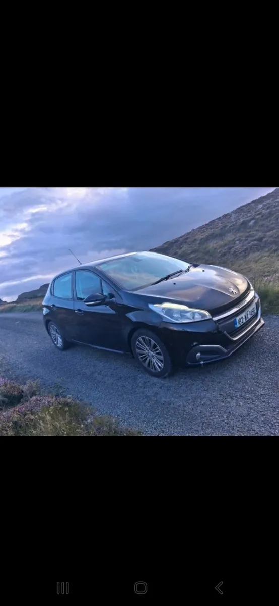 Puegeot 208 - Image 3