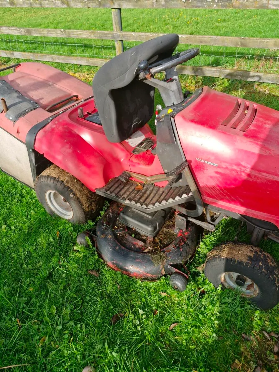 Honda 2220 ride on mower - Image 2