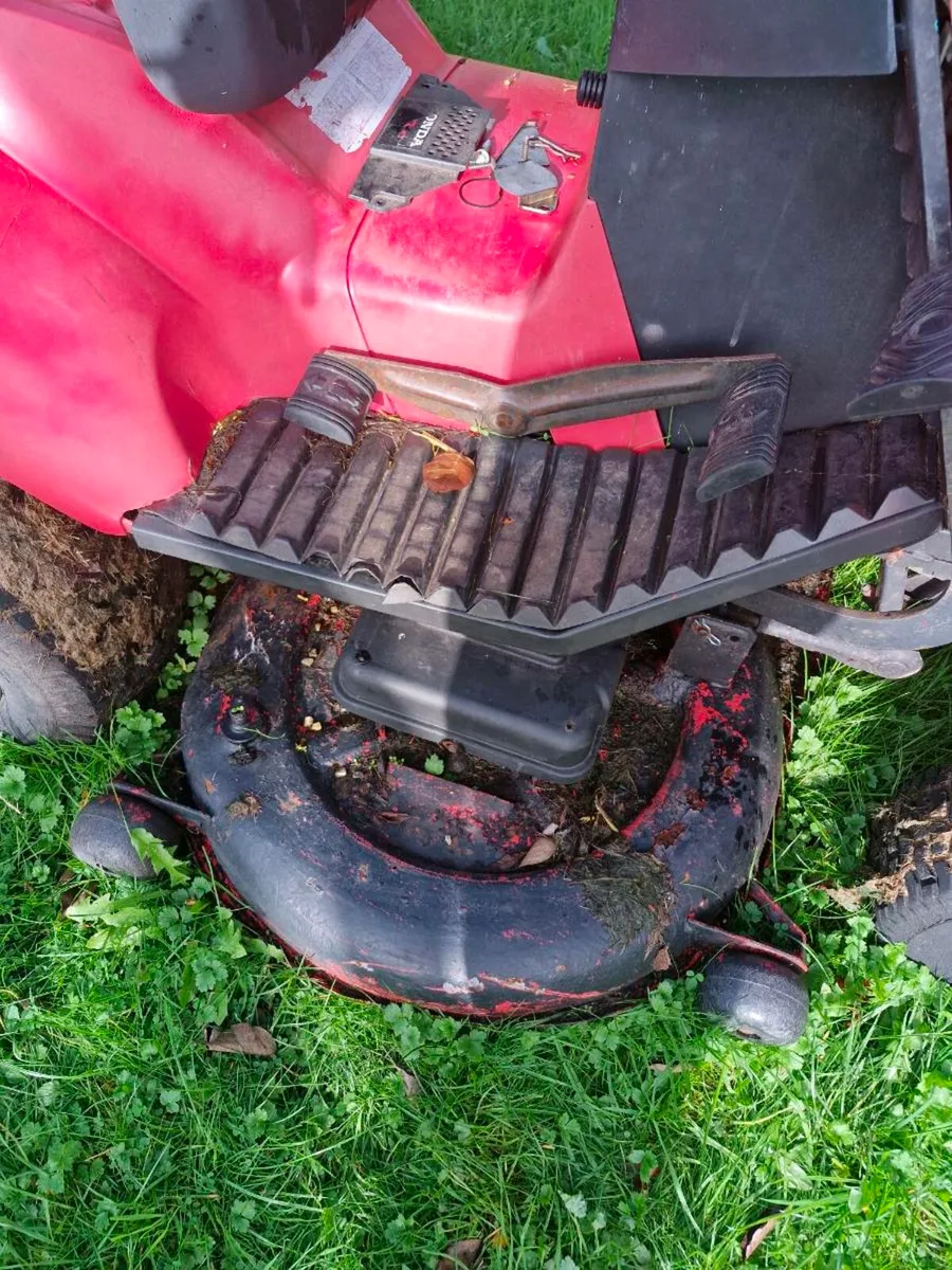 Honda 2220 ride on mower - Image 3