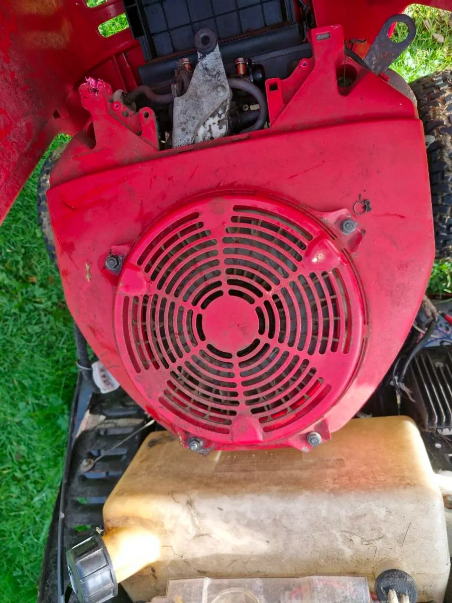 Honda 2220 ride on mower - Image 4