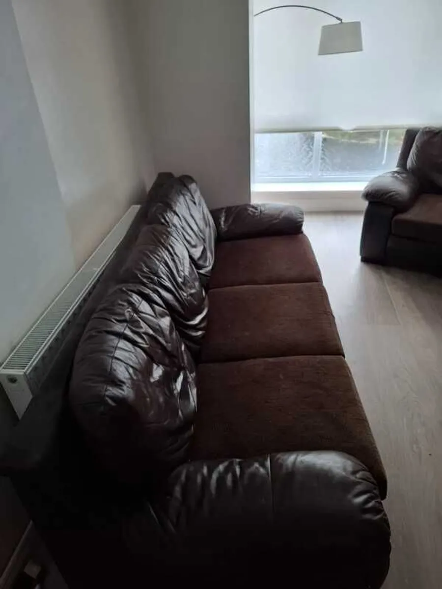 Leather 3 seater and matching chair - Image 3