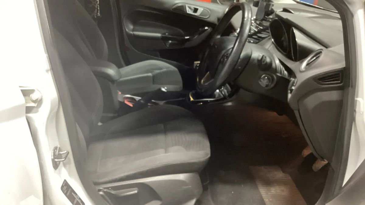 2015 Ford Fiesta TITANIUM 1.0 Petrol - Image 2