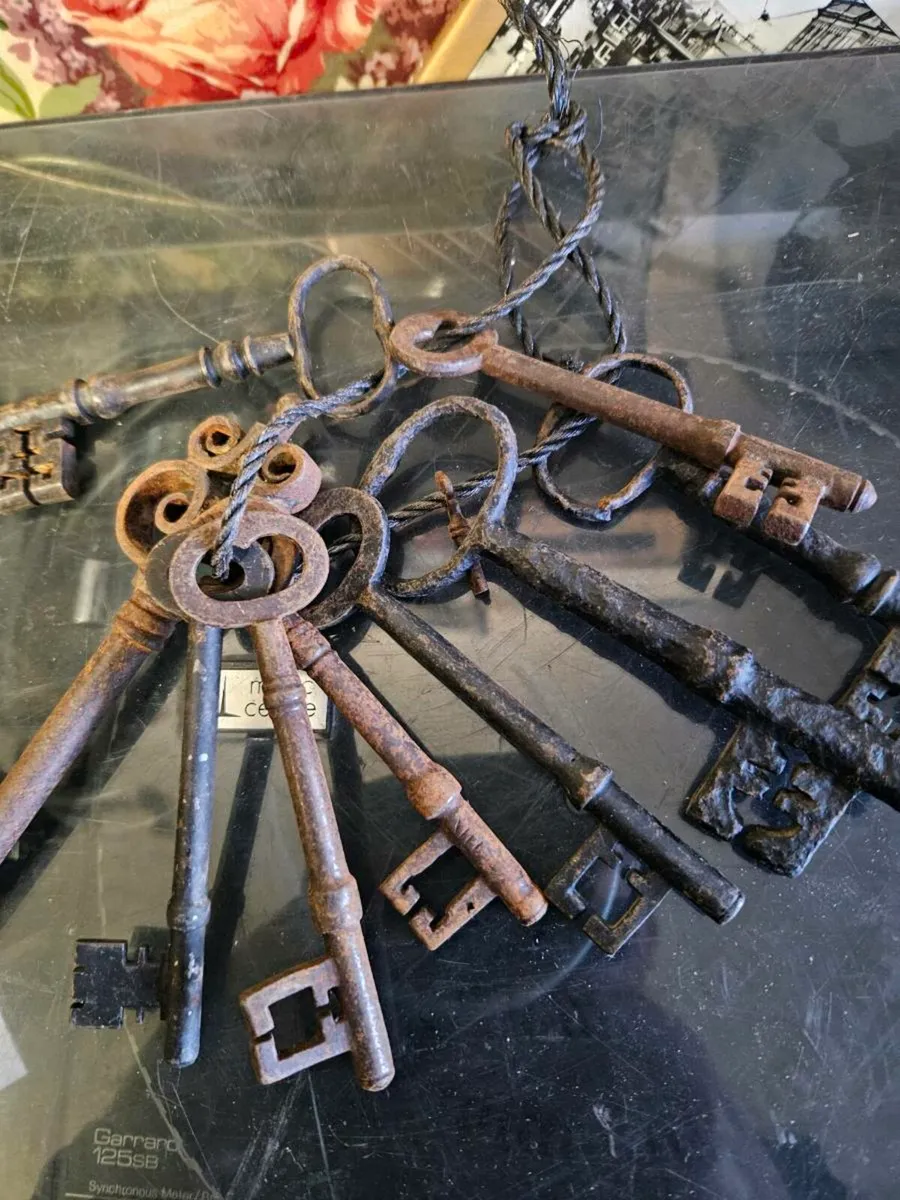Vintage Antique Keys - Image 3