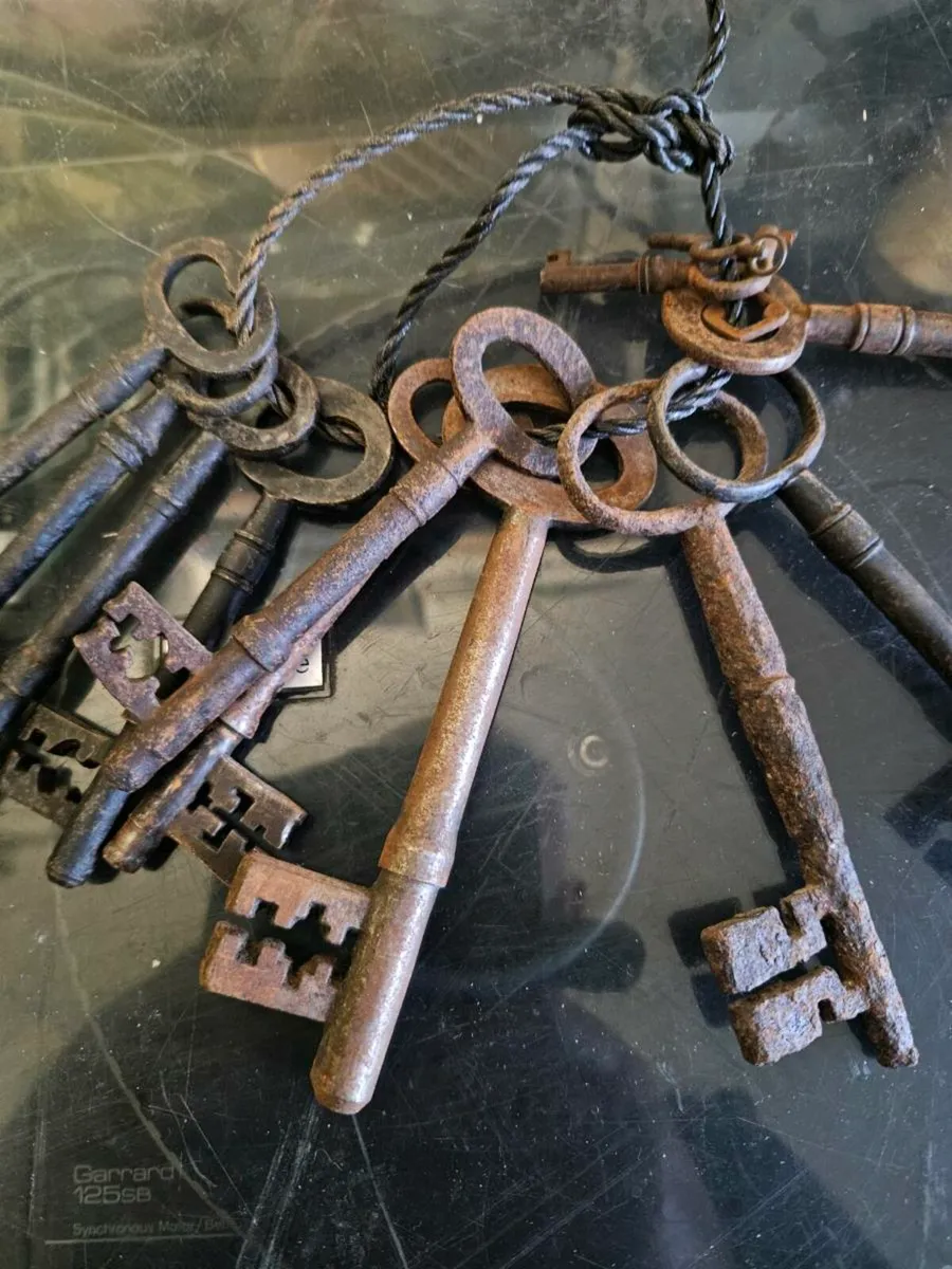 Vintage Antique Keys - Image 3