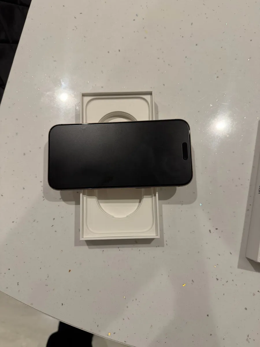 Iphone 16 pro max - Image 1