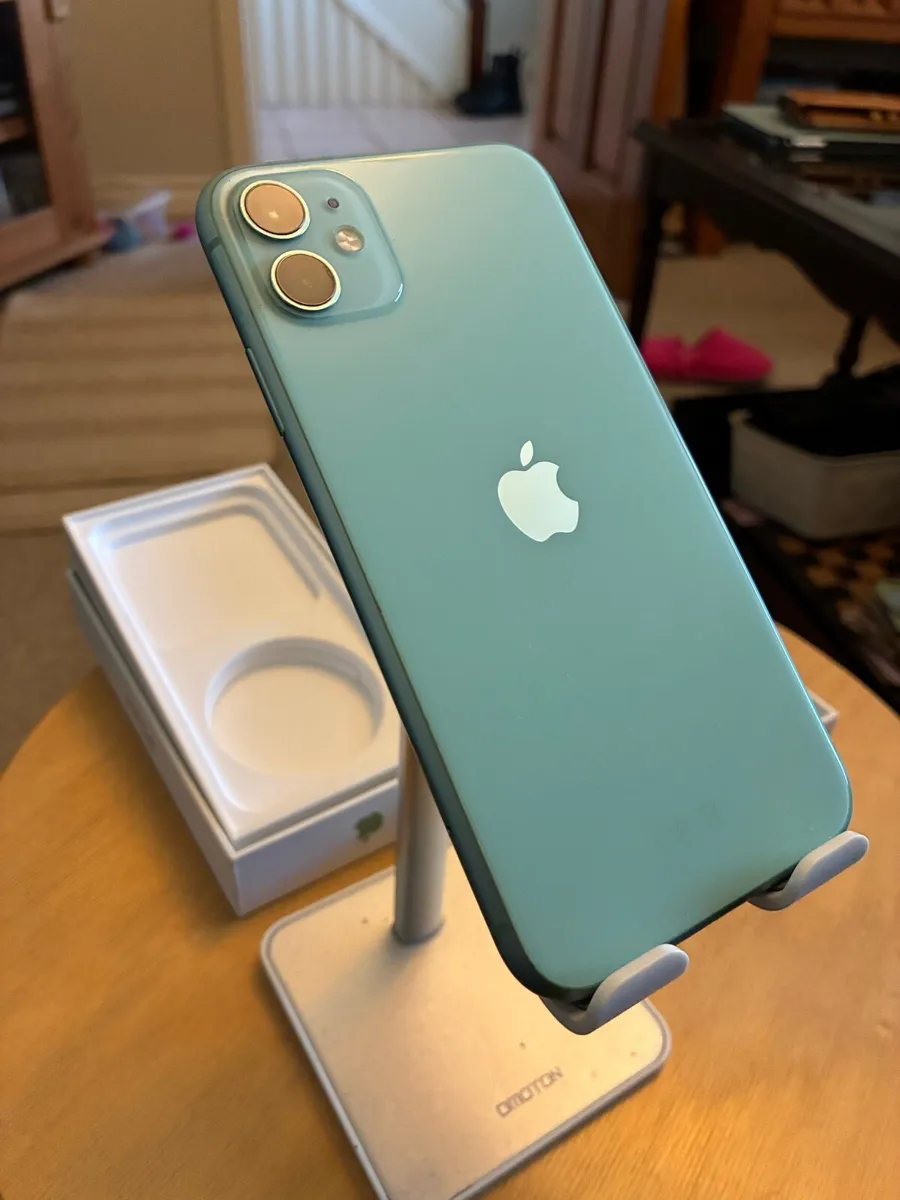 Two iPhones 11 (128GB) - Image 3