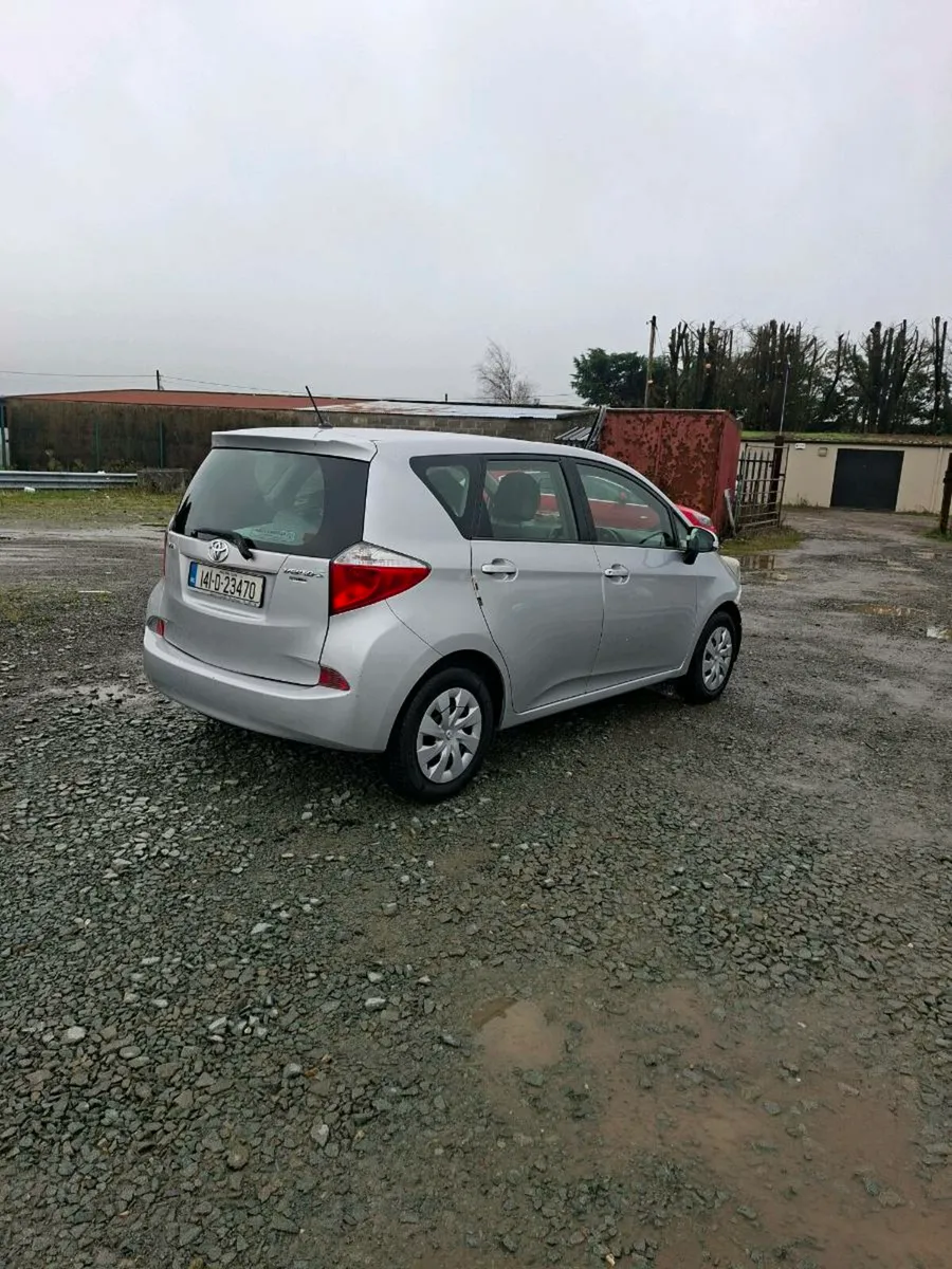 2014 Toyota verso s - Image 2