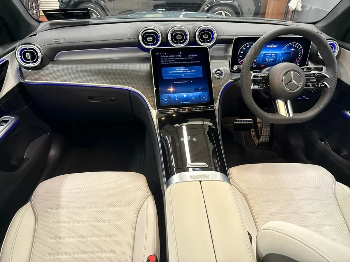 Mercedes-Benz GLC GLC 300 e 4 Matic AMG Line Plus - Image 4