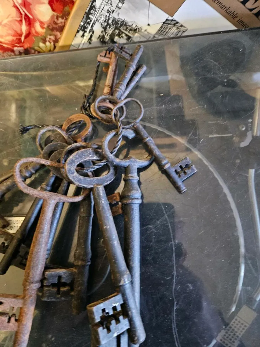Vintage Antique Keys - Image 3