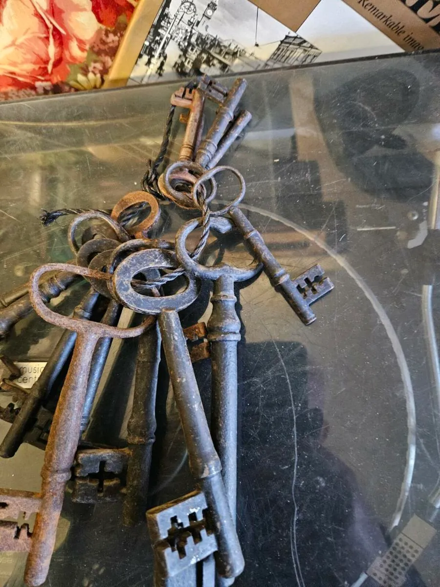 Vintage Antique Keys - Image 4