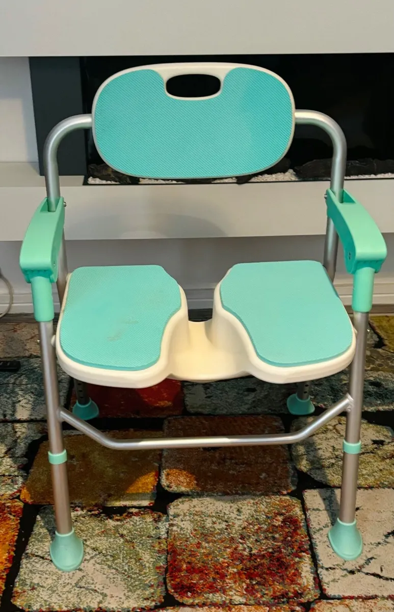 Adjustable Shower Chair. - Image 1