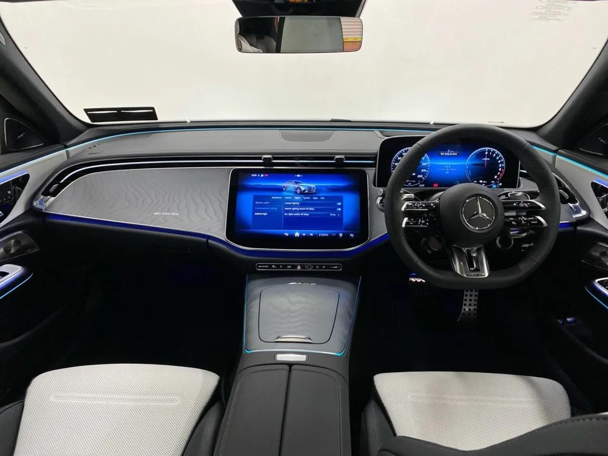 Mercedes-Benz AMG AMG E 53 HYBRID 4MATIC+ Heated S - Image 4