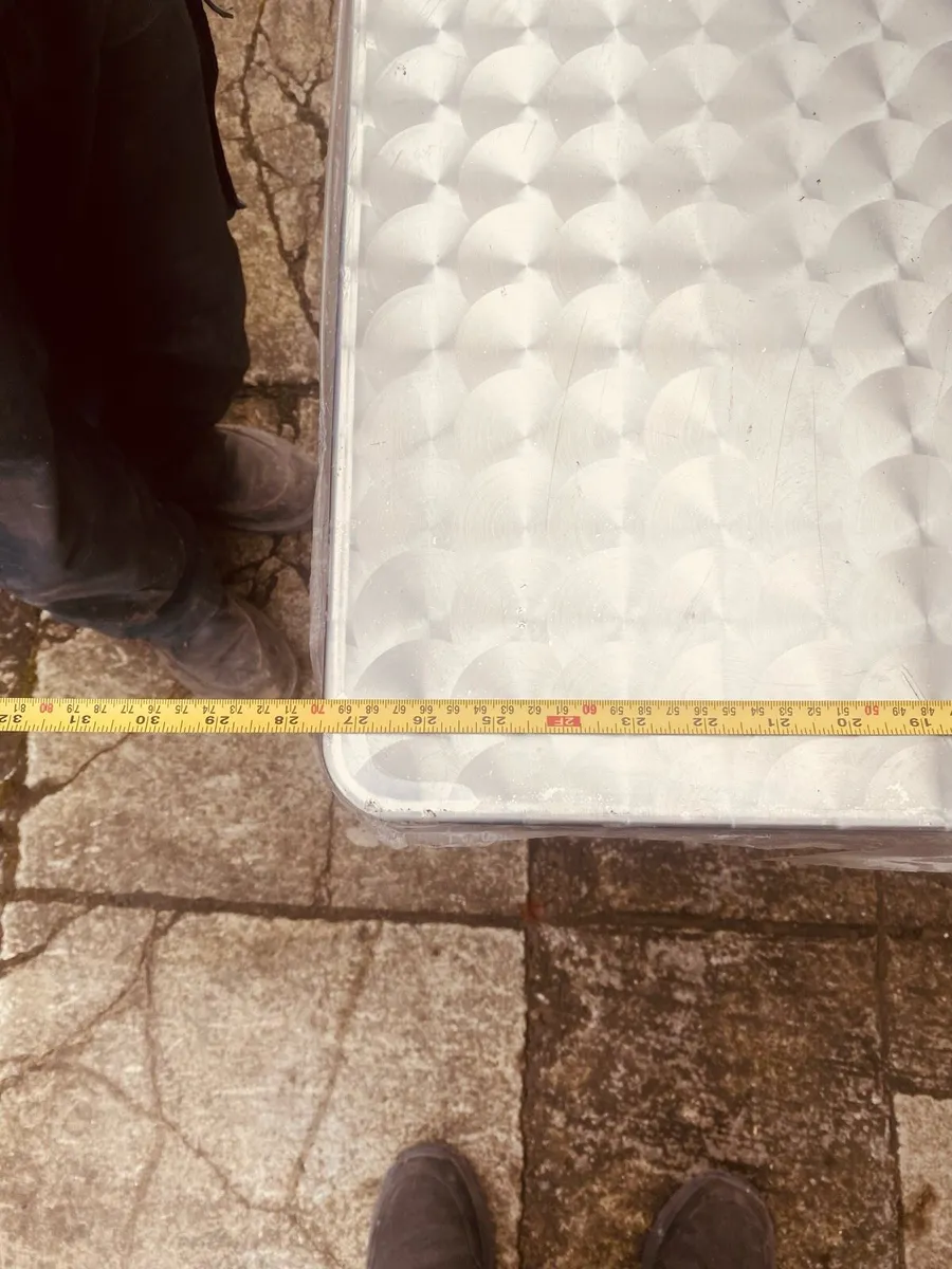 Table’s & Chairs - Image 4