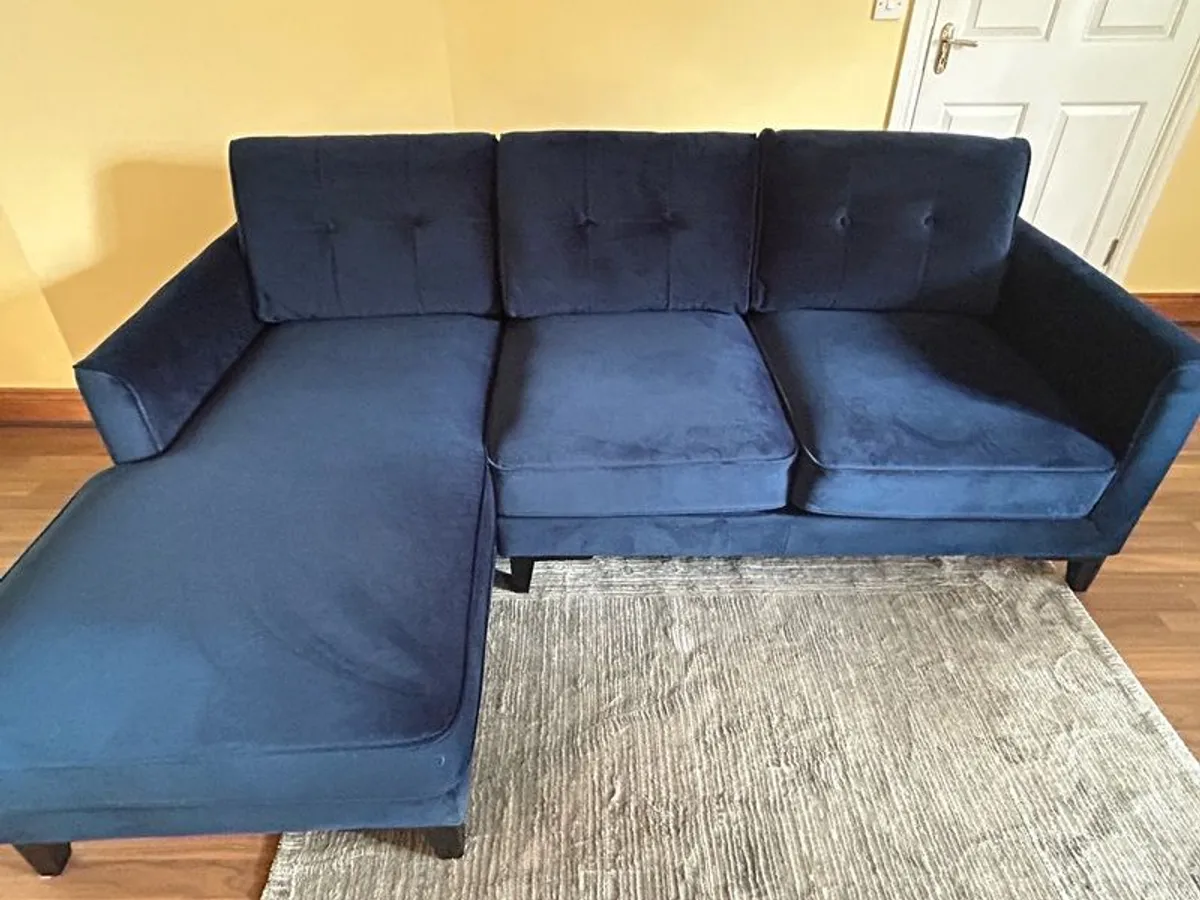 corner sofa - Image 1