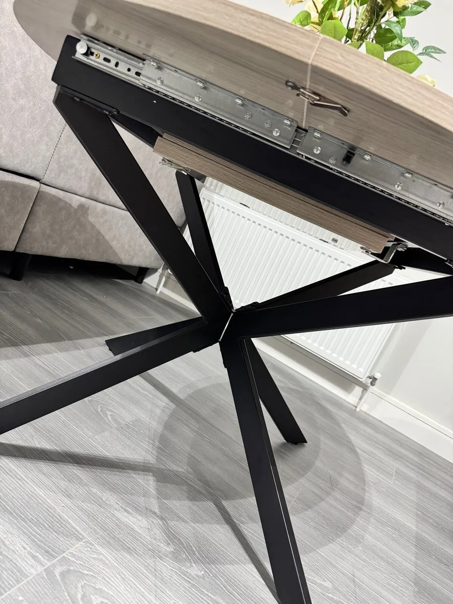 Oak Extending Round Dining Table - Image 3