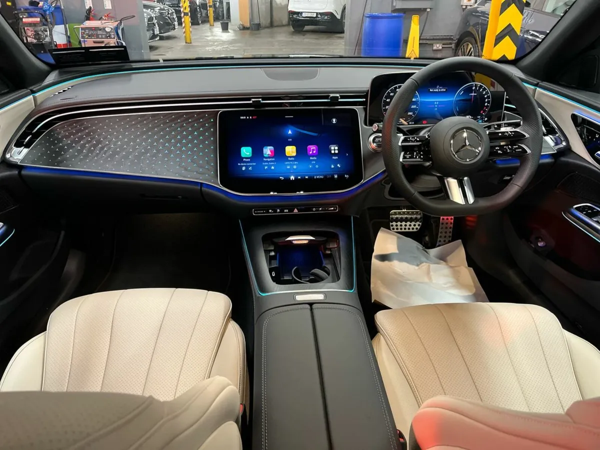 Mercedes-Benz E-Class E 300 e AMG Line Plus | Heat - Image 4