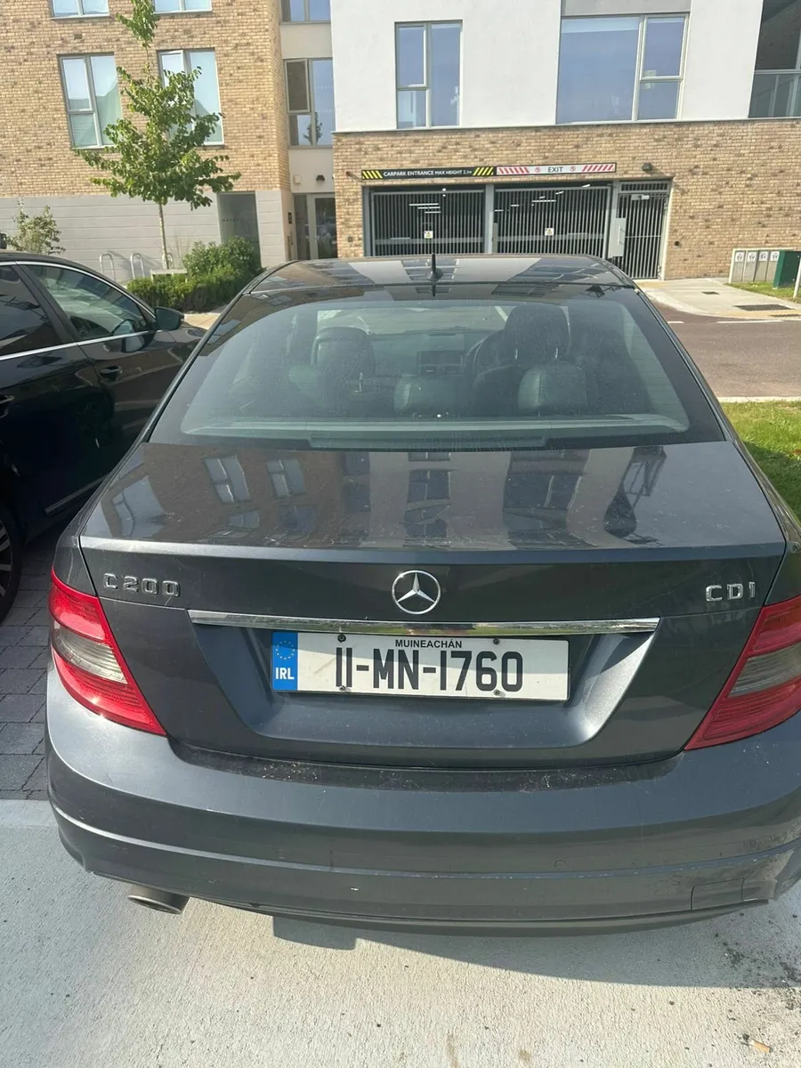 Mercedes-Benz C-Class 2011 - Image 2