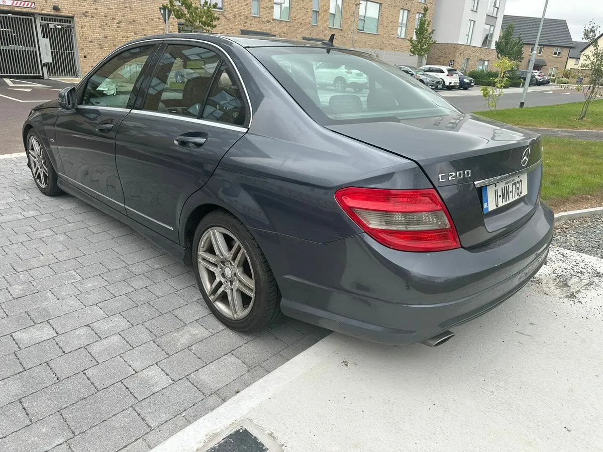 Mercedes-Benz C-Class 2011 - Image 4
