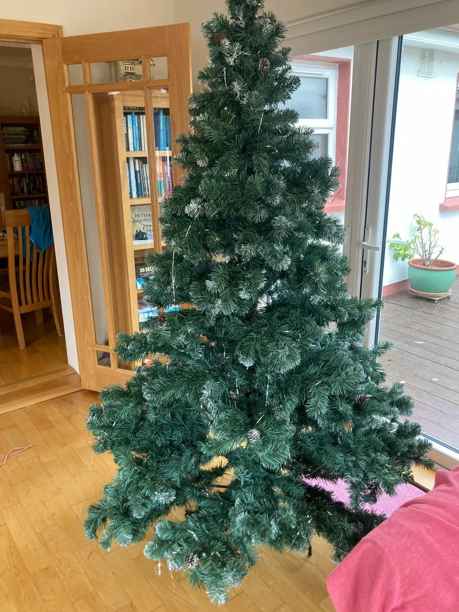 Christmas tree - 7 foot - Image 1