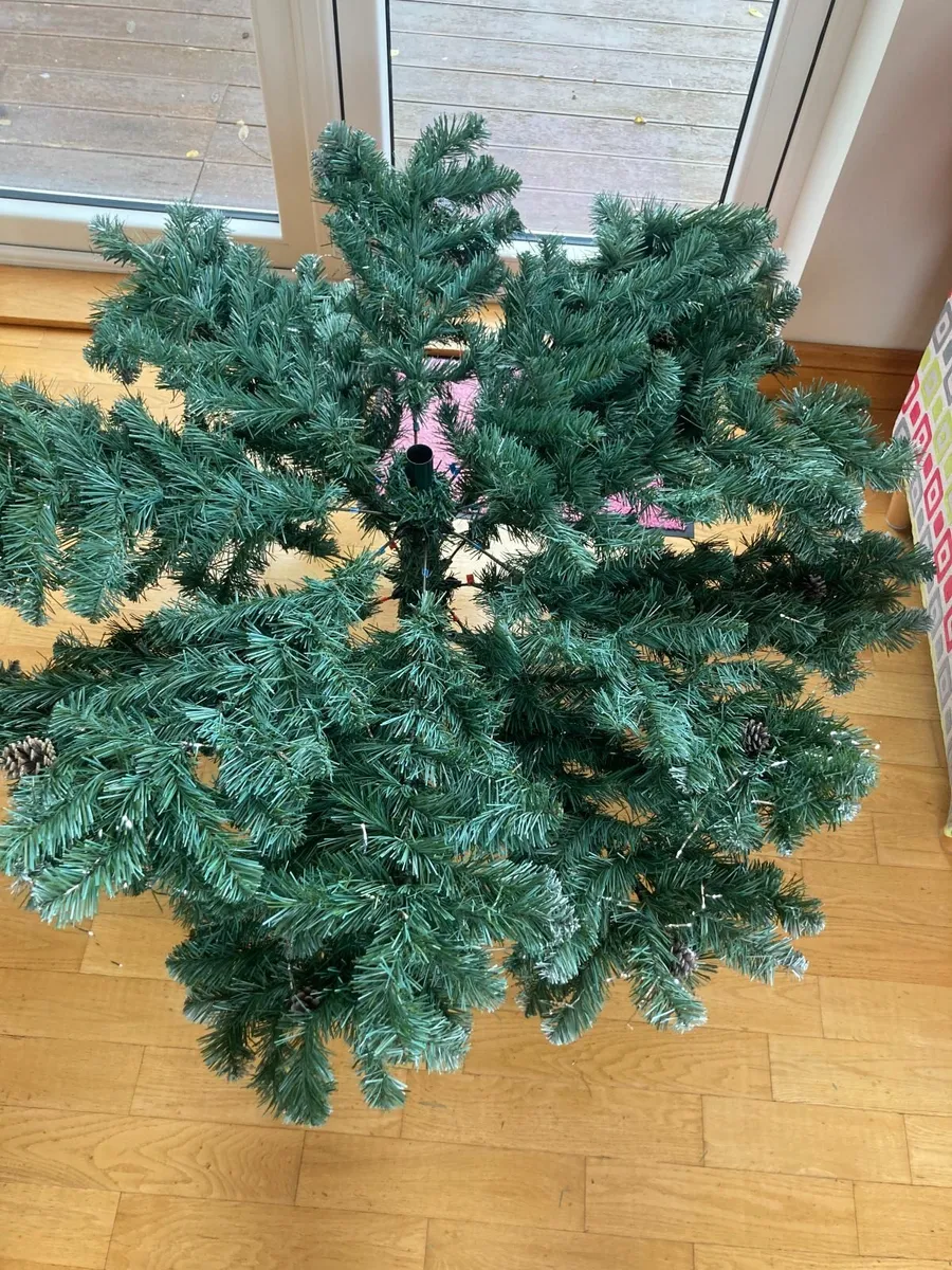 Christmas tree - 7 foot - Image 3