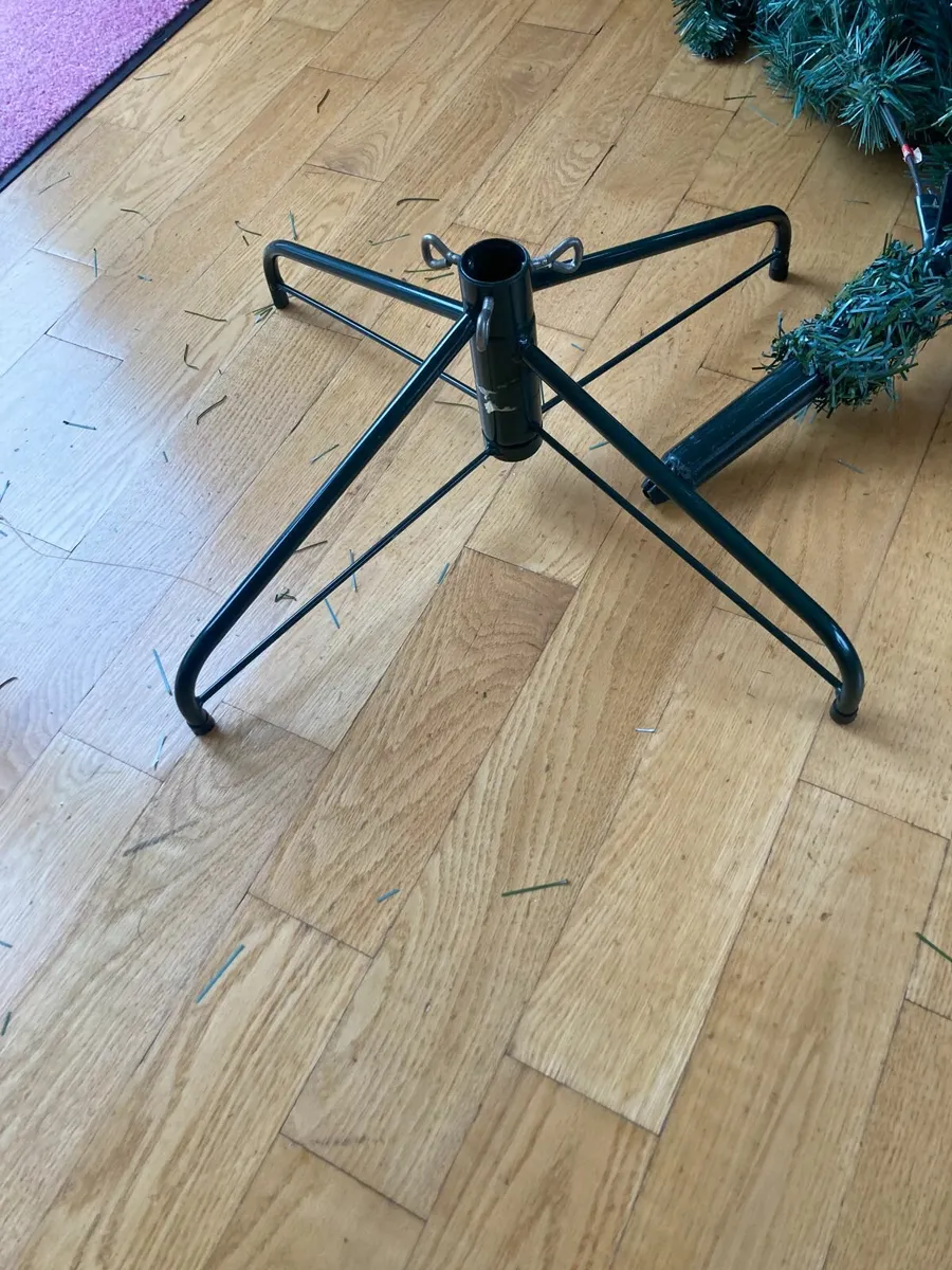 Christmas tree - 7 foot - Image 4