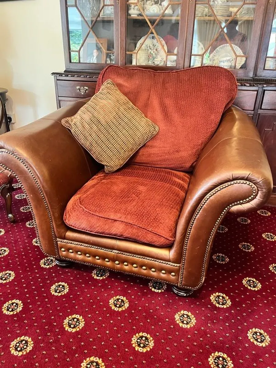 Sofa Suite - Image 4